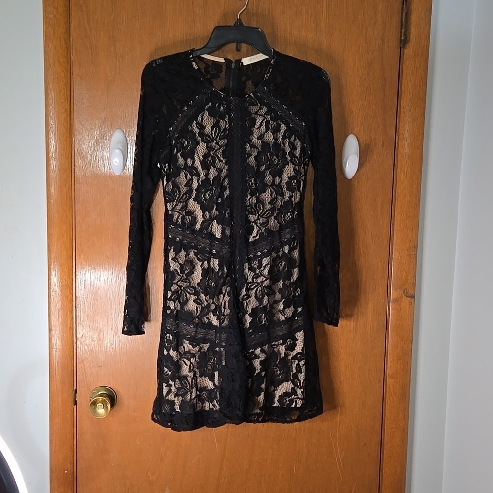 Everleigh, elegant Black Lace Dress Size Med.
